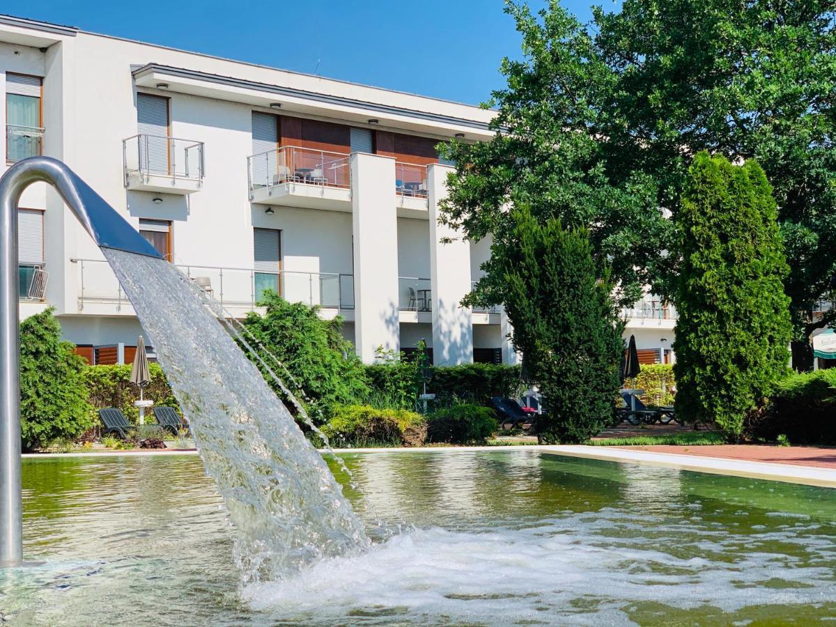 Barack Thermal & Natura Apartments Tiszakécske エクステリア 写真