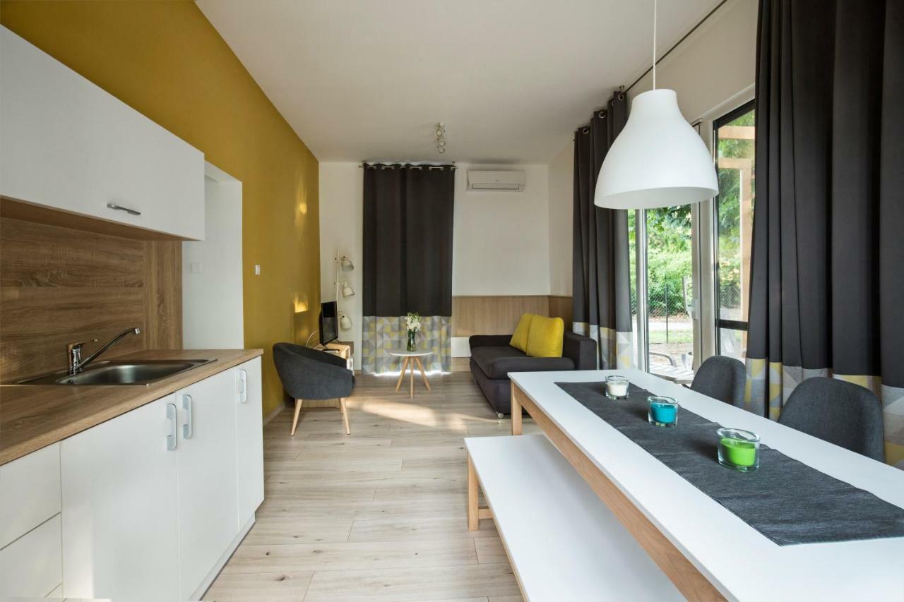 Barack Thermal & Natura Apartments Tiszakécske エクステリア 写真